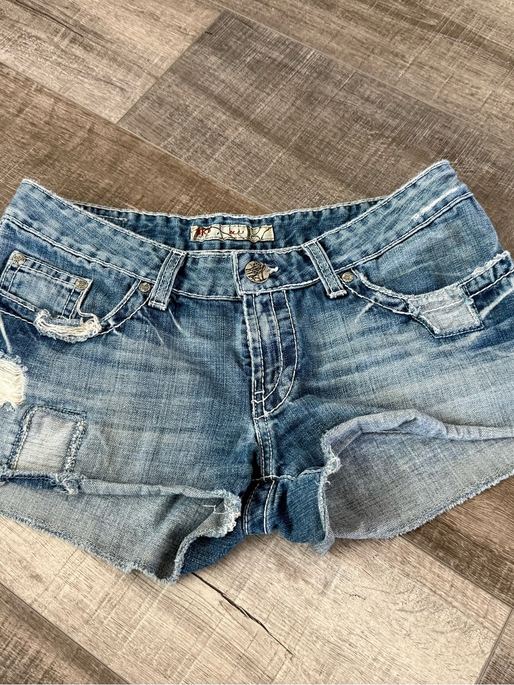 BKE Denim Distressed Women’s Shorts 🩵